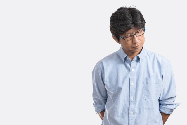 考える男性
